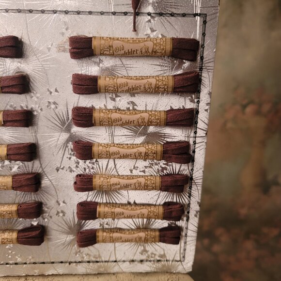 Alox Elastic Shoe Laces Store Display Card With All 14 Laces Shoe Laced on Top - Picture 6 of 9